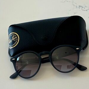Ray-Ban Sunglasses - like new!